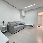 Charme E Simplicidade Junto A Praia De Copacabana!